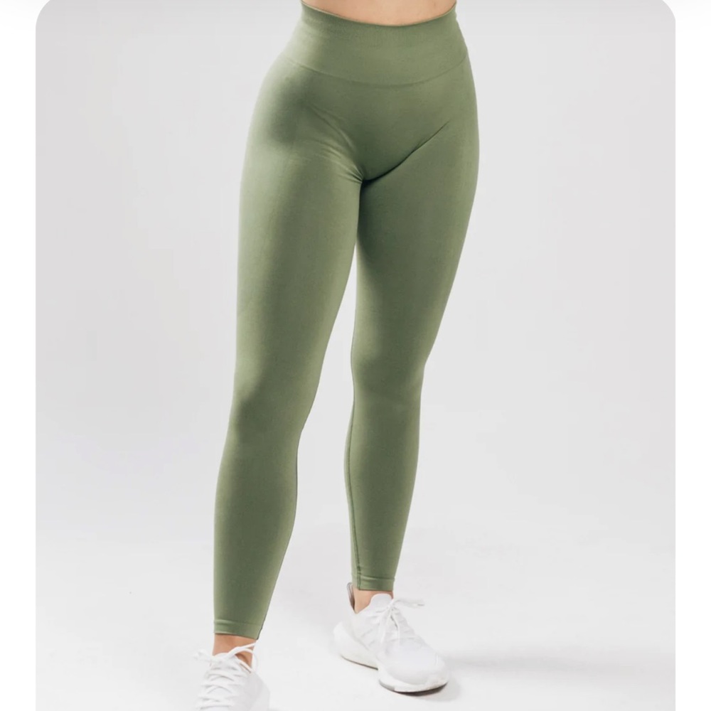 Alphalete Amplify Dusty Green leggings